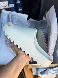 Yeezy Slide Cream Size 12