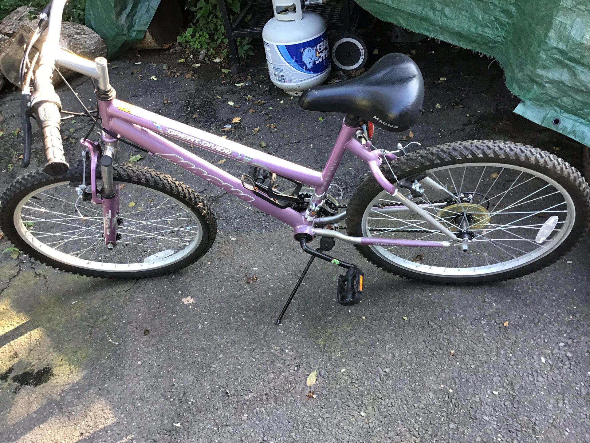 girls Mountain bike, girls 24” tires, like new, 18 speeds ,tuned up