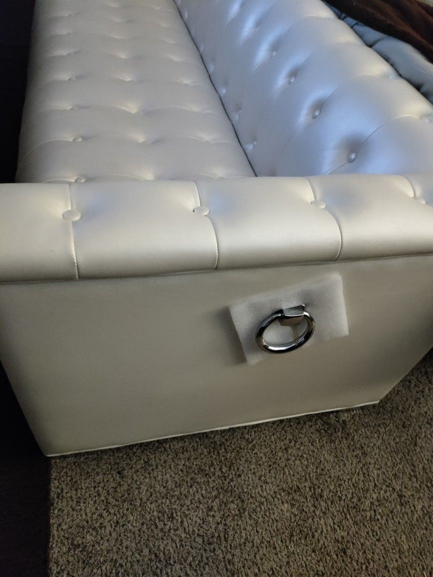 Sofa With Pictures