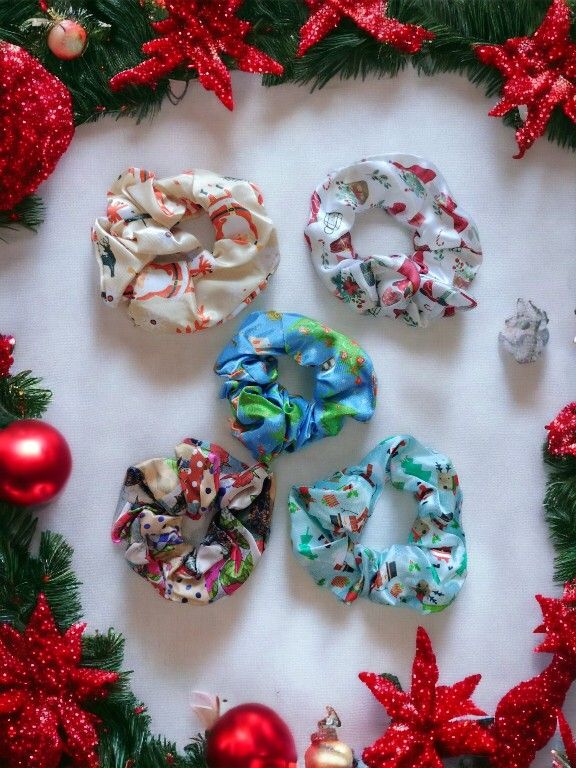 (5) Christmas Scrunchies