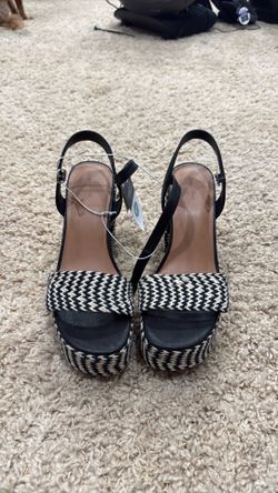 Universal thread platform heels