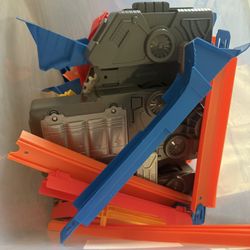 Hot Wheels Total Turbo Takeover Track- Barely Used (Retail $140)