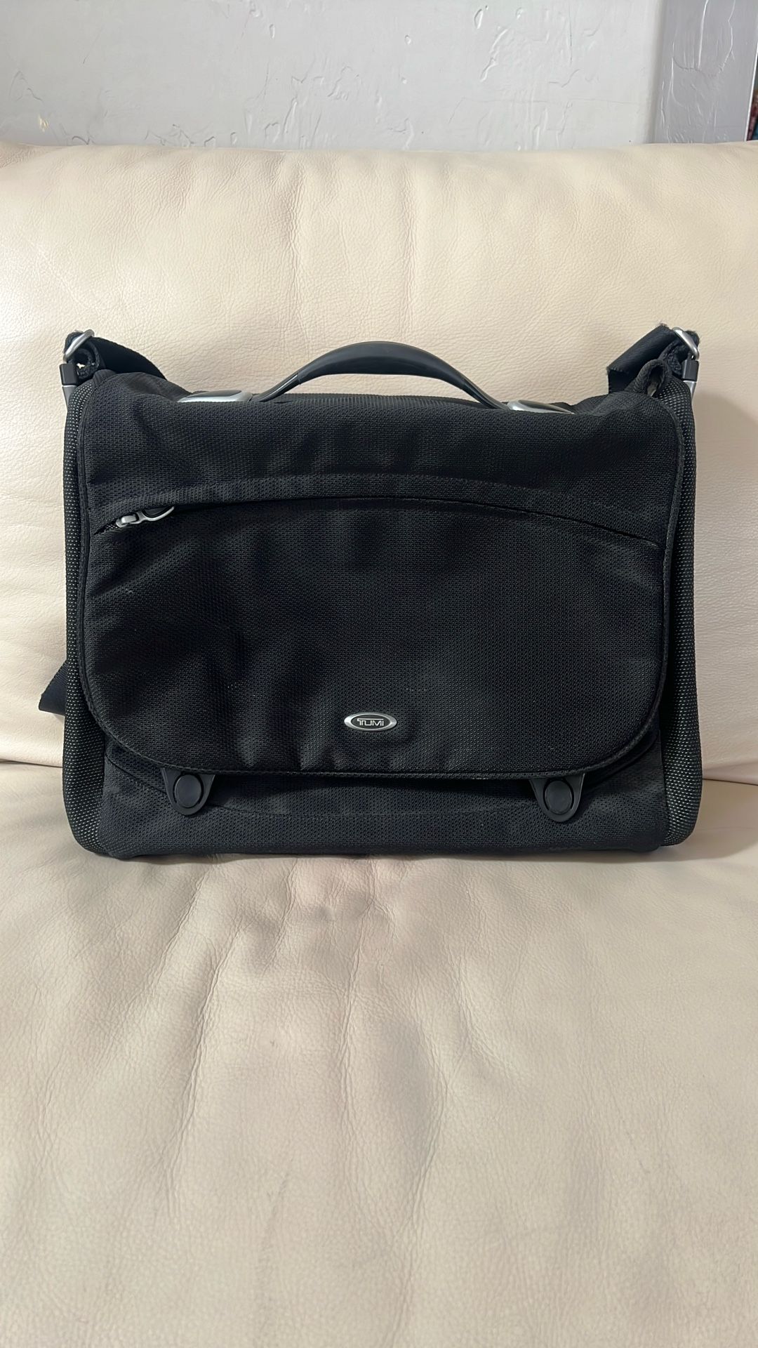 Tumi Bags | Tumi T3 Briefcase Messenger Computer Portfolio Bag