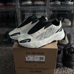 Yeezy 700 Analog Adidas