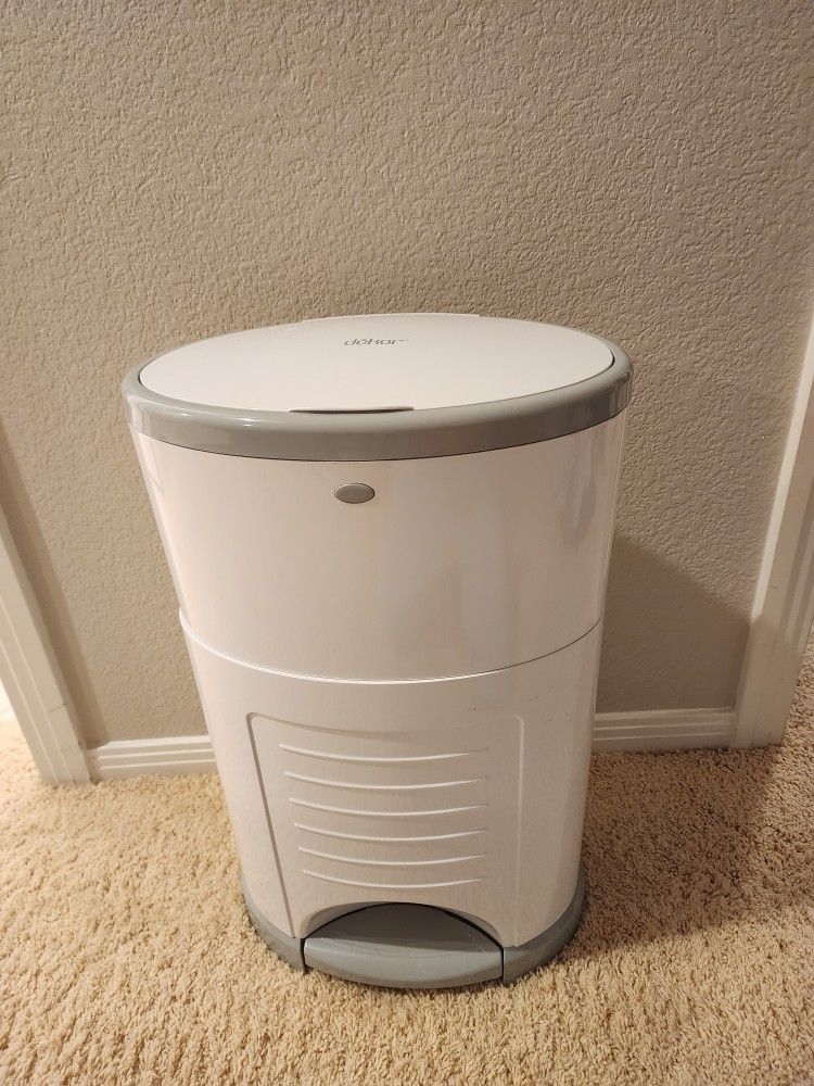 Diaper Dekor Plus Hands-Free Diaper Pail- white and light grey