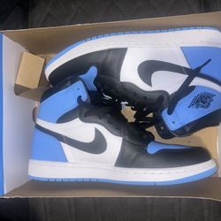 Jordan 1 Mid 