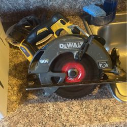 Dewalt Saw Used In Good Conditions 