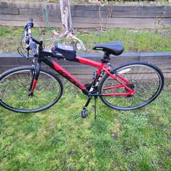 Hyper Bicycles SpinFit 700c Men's Hybrid Bike - Black/Red