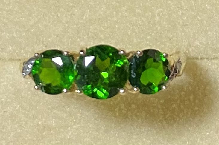 10k Chrome Diopside 3 Stone Ring