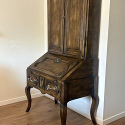 Gorgeous Desk