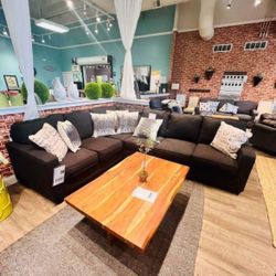 Almost Black 2 Piece Comfy Couch Sectional 🌟Showroom Available 🏠Fast Delivery 🚚 