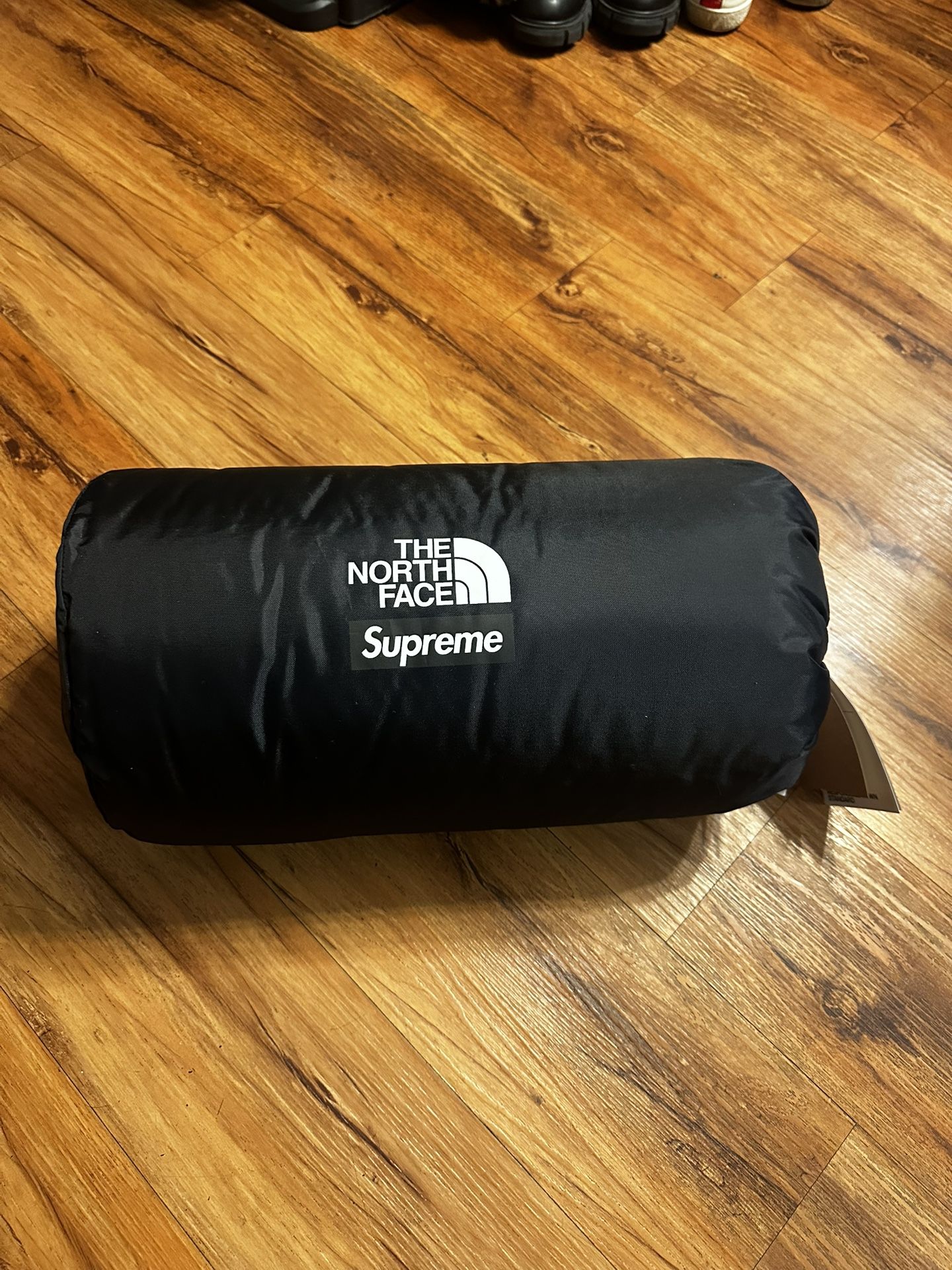 SUPREME NORTH FACE BLANKET NEW IN BAG