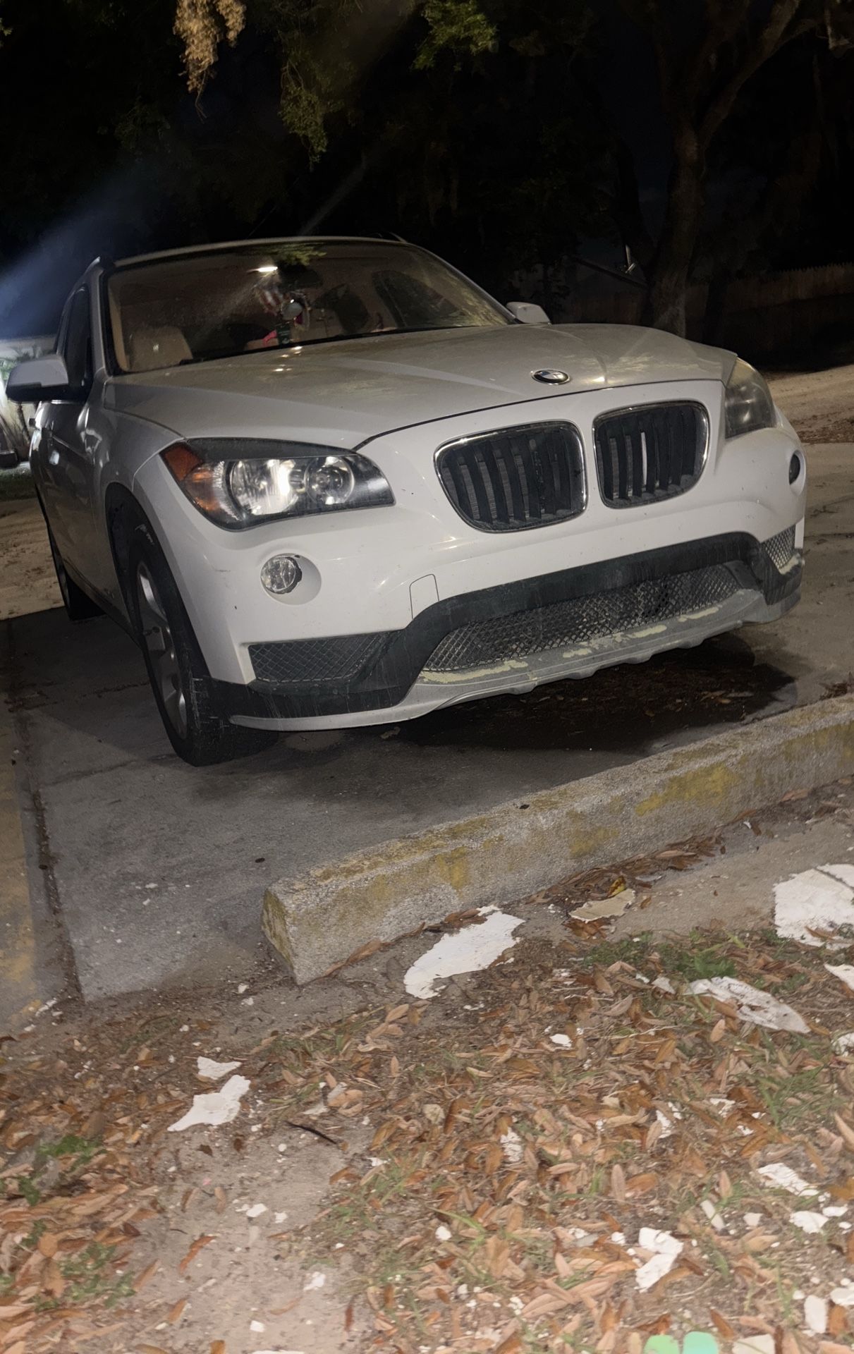 BMW X1 Car Parts Doors Bumper Front And Back Set Motors Lights Interior Items ,Grille Seats W.e You Need We Have