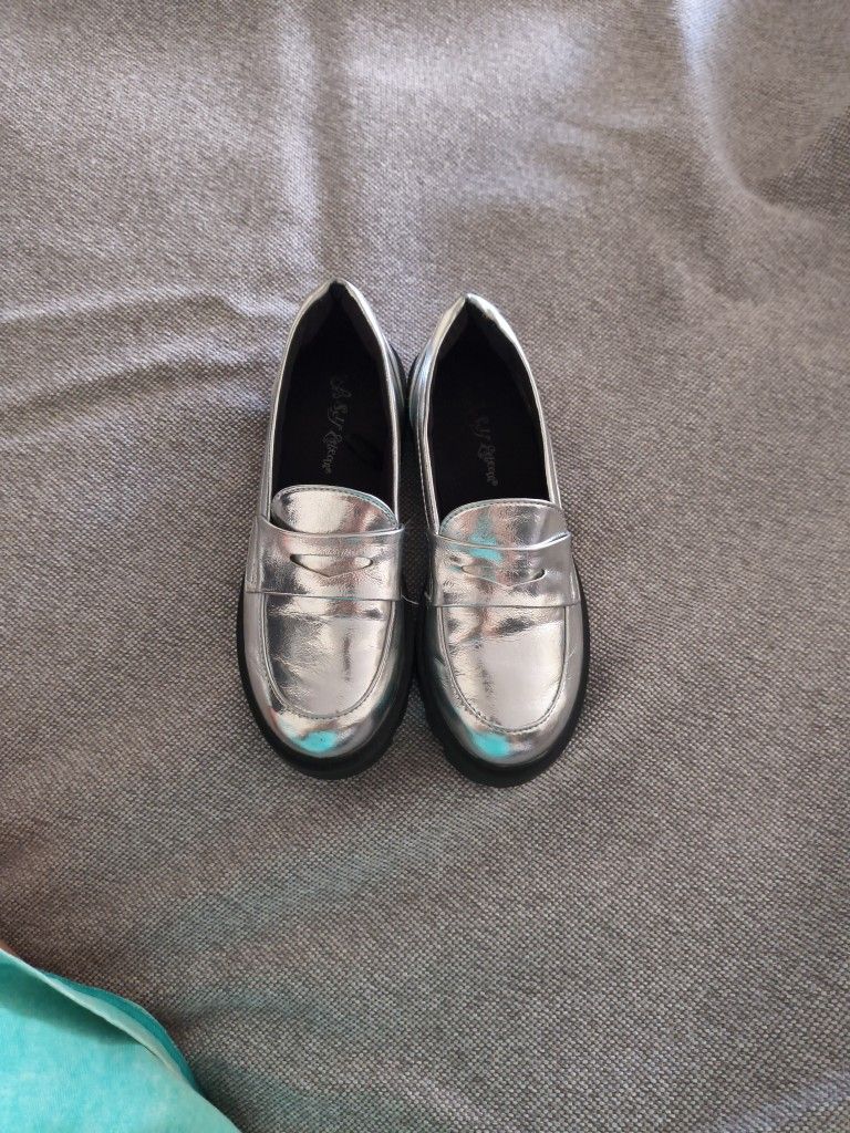 Loafer Flats- Silver Size 1 Kids