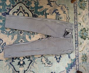 Women’s black and white gingham capris pants