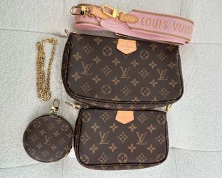LOUIS VUITTON Multi Pochette