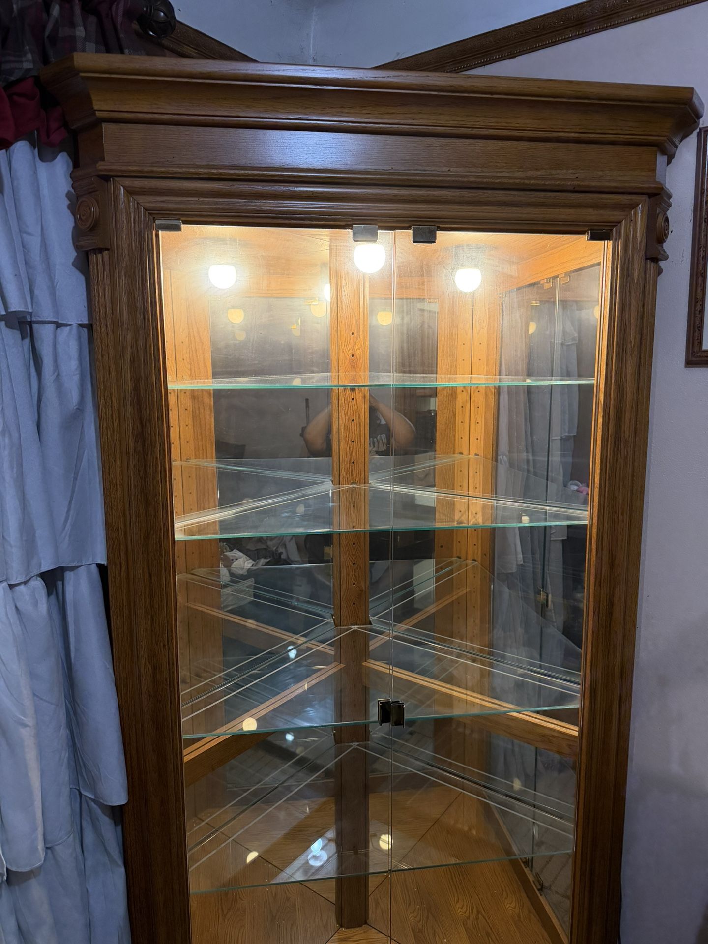 China Cabinet With Lights