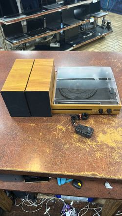 Vinyl record & Bluetooth player w/ speakers
