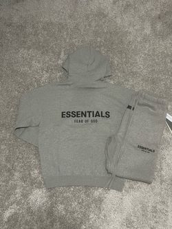 ESSENTIAL HOODIE