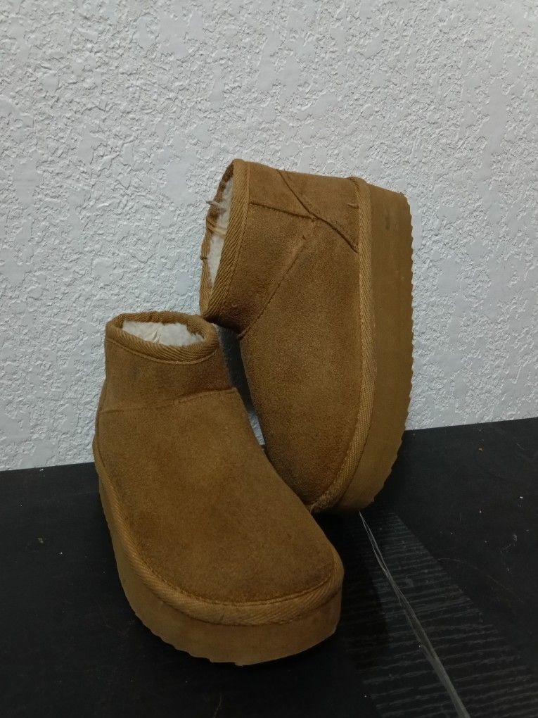 Girl ow Platform Teddy Boots Size 11