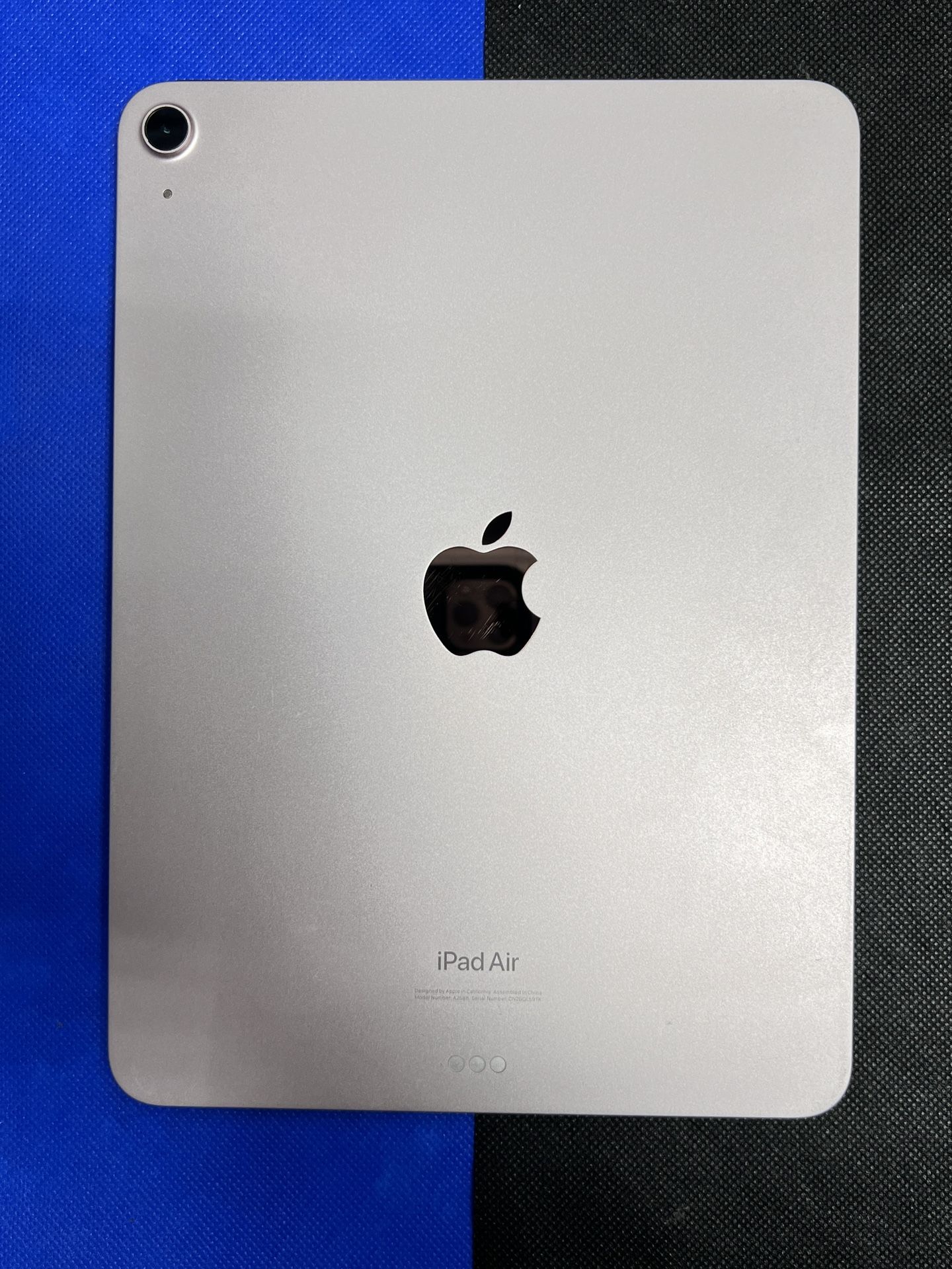 Apple IPad Air 5th Gen 64GB WI-FI