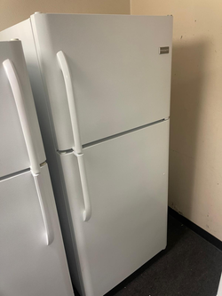 Frigidaire Top Freezer Fridge – White, clean and ready
