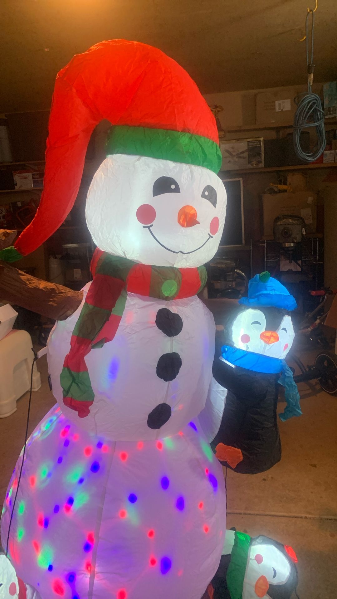 snow man inflable con pinguinos 