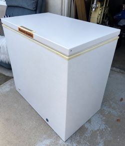 Older Freezer, great condition in Hemet