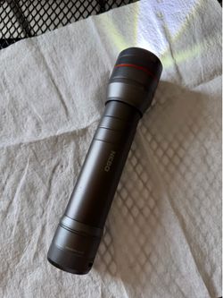 NEBO 1,000-Lumen Flashlight AA BATTERIES