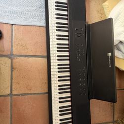 William Allegro Piano/keyboard 