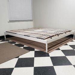 Queen size bed frame - can DELIVER almost anywhere for $20 extra - gently used and in very good condition 😍