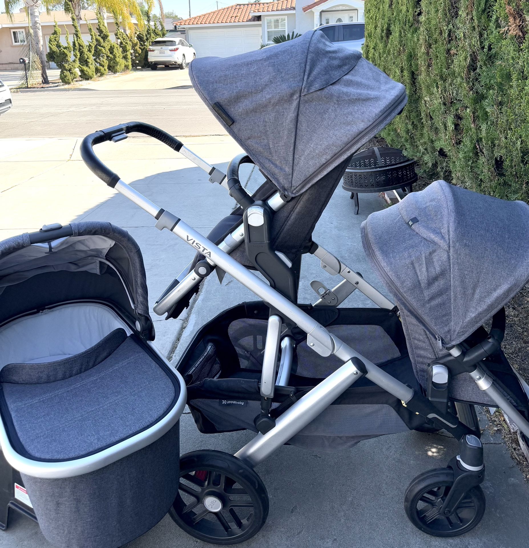 Uppababy Vista V2 Double Stroller And Bassinet