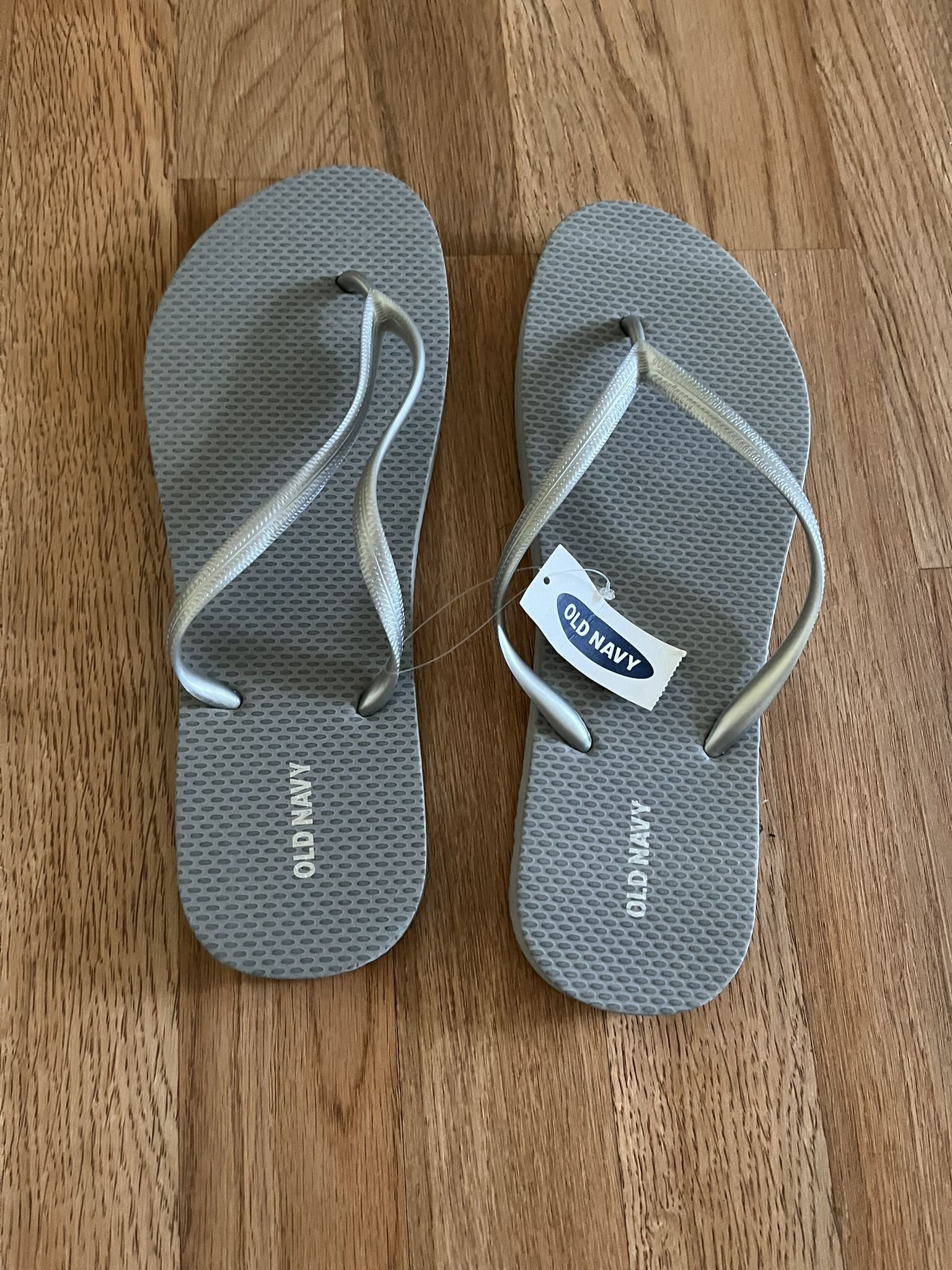 Old Navy gray flip - Flop sandals size 11 NEW