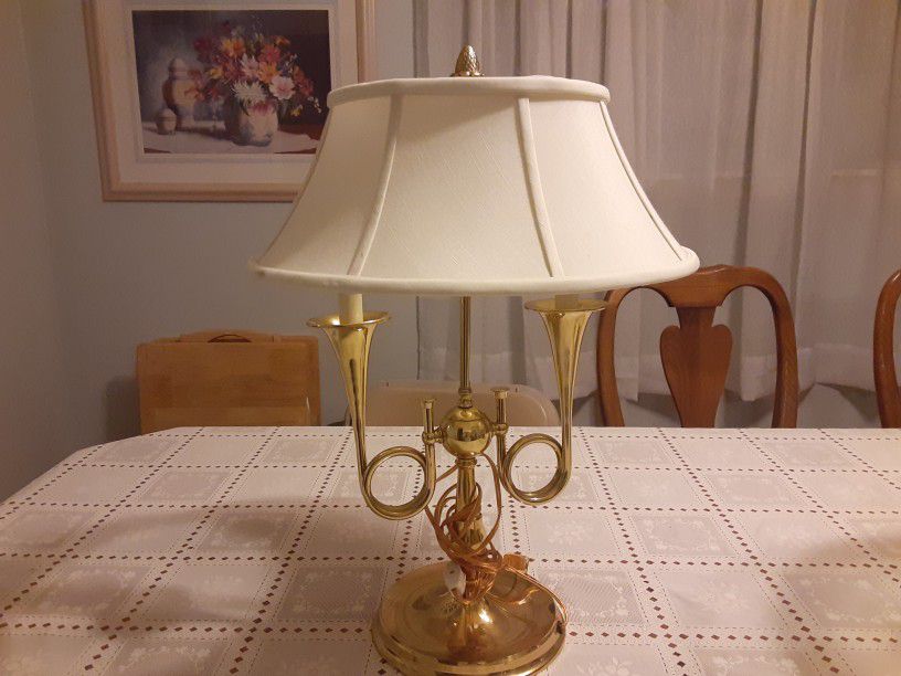 21INCHES TALL Very NEAT LOOKING VINTAGE BRASS LAMP