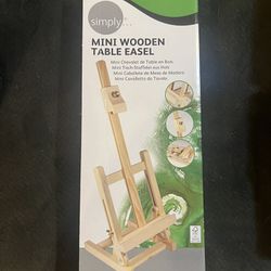 Mini wooden table easel by simply