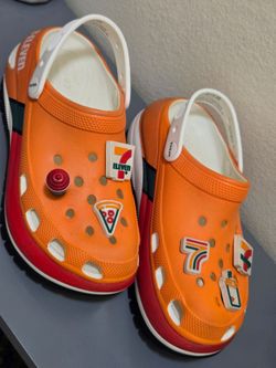 Crocs x 7-Eleven Collaboration Clogs Women's 8, Men's 6