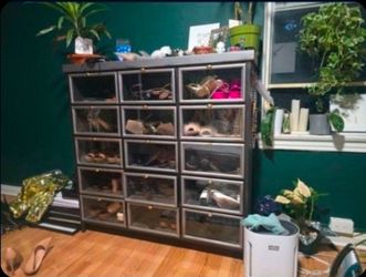Cabinet dresser with multiple compartments
