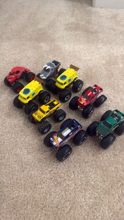 Hot Wheels -  Monster Trucks - 1:24 - Set Of 8