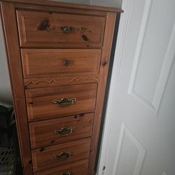 Three Piece Bed Room Set. 2 Dressers And A Nightstand.