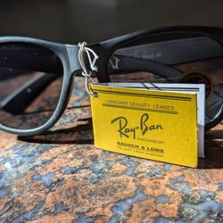🆕  Ray-Ban Wayfarer Sunglasses 