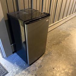 Mini fridge