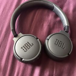 JBL Tune670NC Wireless Headphones