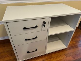 Cabinet/3 drawers 2 shelves