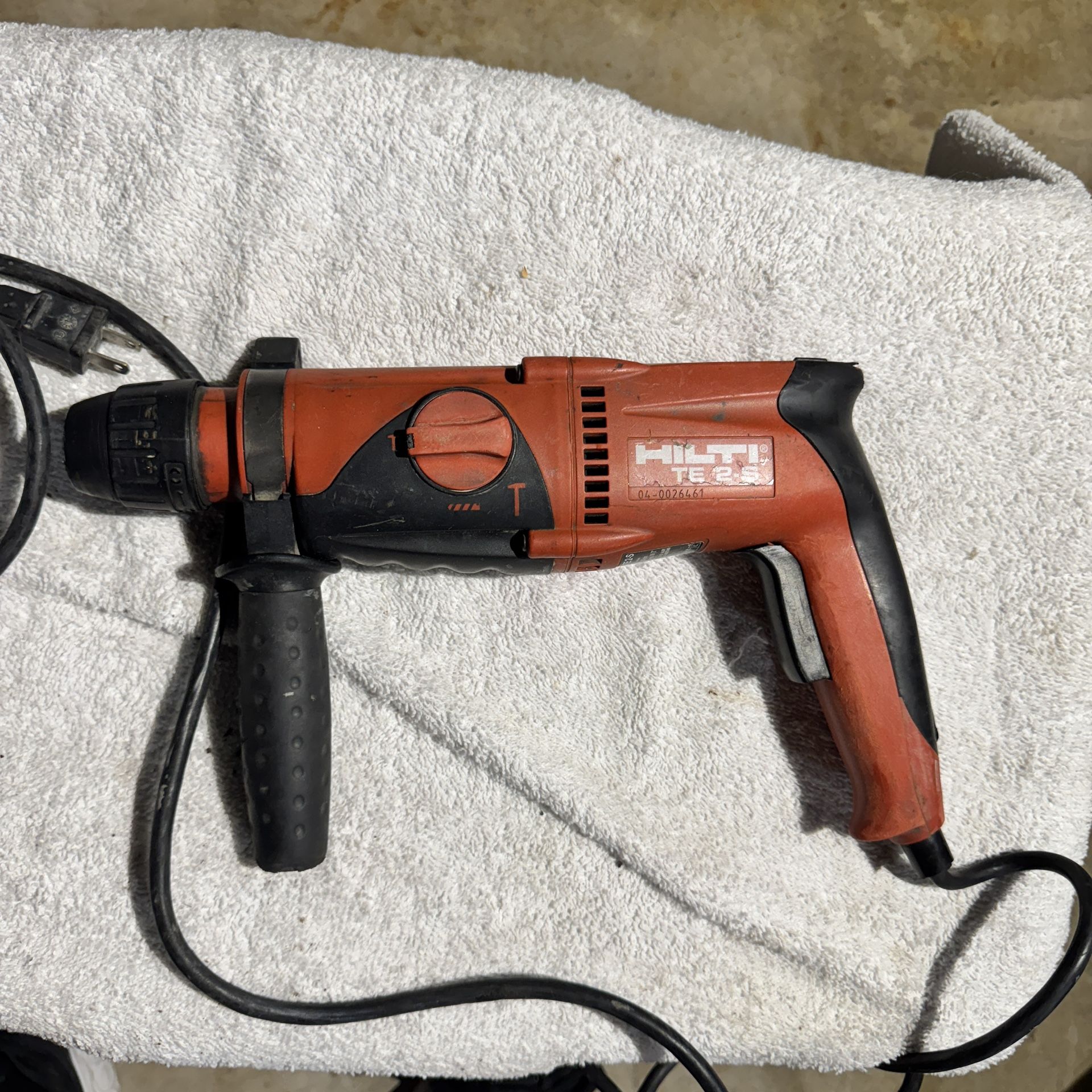 Hilti TE 2-S Rotary Hammer Drill - Tested And Works