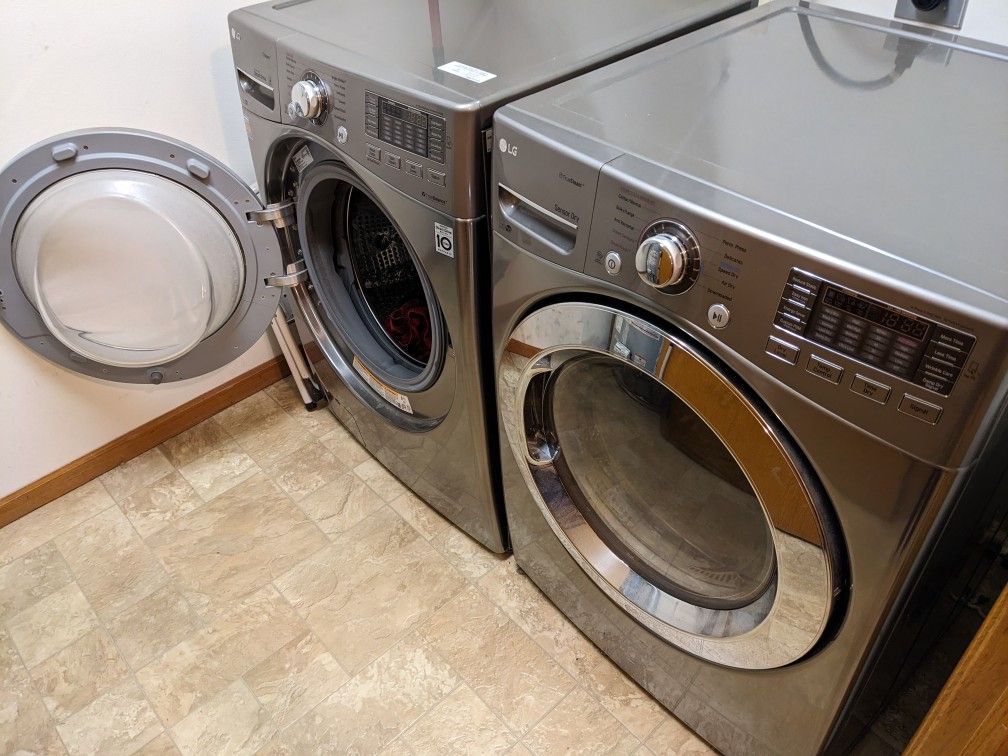 WASHER AND DRYER SET