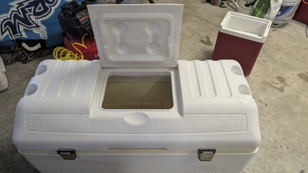 Igloo MaxCold Premium Cooler