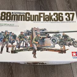 Original Tamiya 35017 German 88mmGun Flak36/37 New w/ 9 Figures 1/35 Model Kit