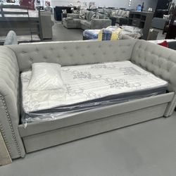 F9453 Grey Durlap Day Bed With Trundle