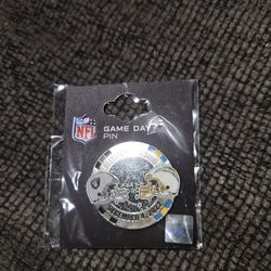 RAIDERS & CHARGERS LAPEL PIN