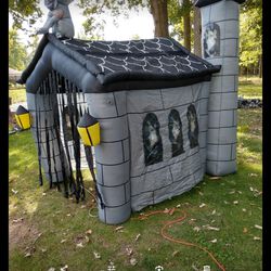 Gemmy Inflatable Castle Wing